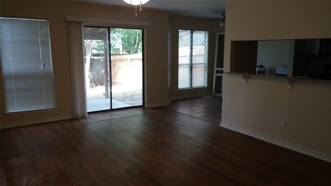 Foto del edificio - 1210 Gingerlily Cove