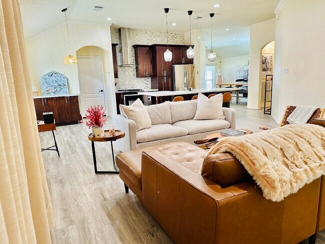 Foto del edificio - 1711 Kessler Park Ct
