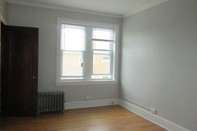 Building Photo - 7542 Adams St