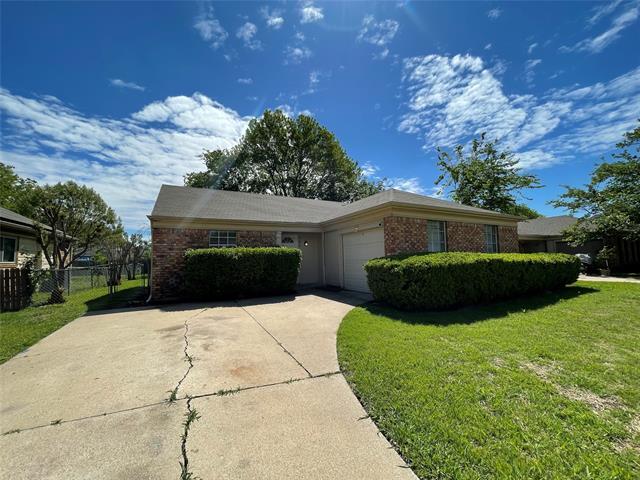 Building Photo - 7204 Shadow Bend Dr