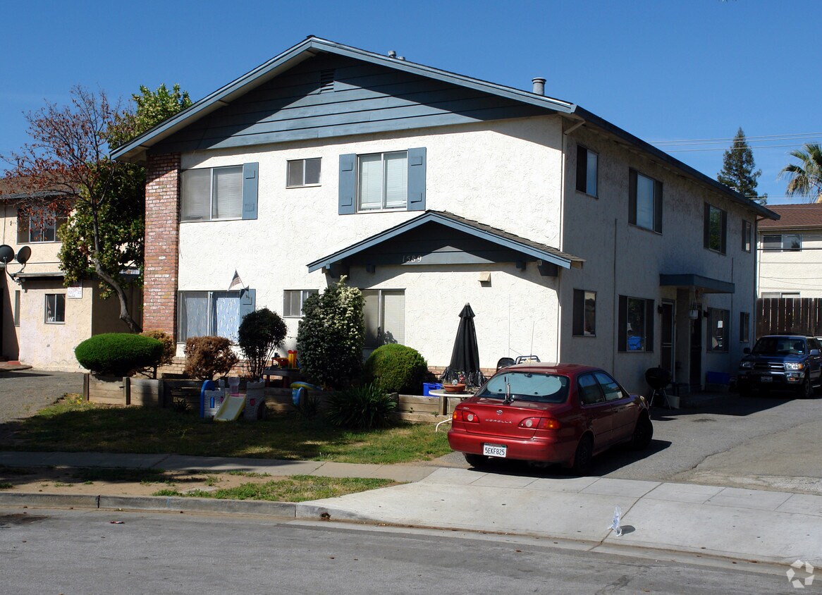 Primary Photo - 1589 Quebec Ct