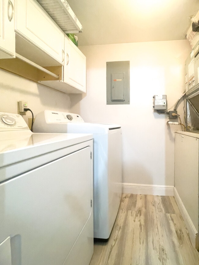 Building Photo - 340 Knotty Pine Cir