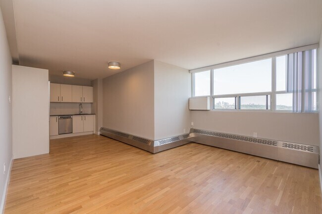 Photo du bâtiment - 730 St Clarens Ave