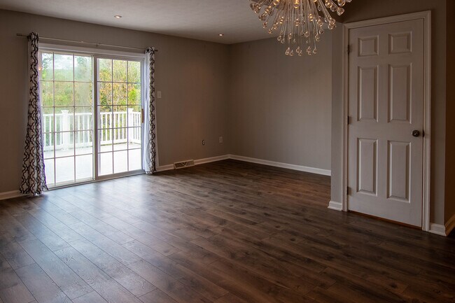 Foto del edificio - 5620 Queen Anne Ct
