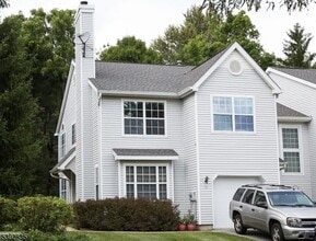 Building Photo - 13 Winding Brook Rd