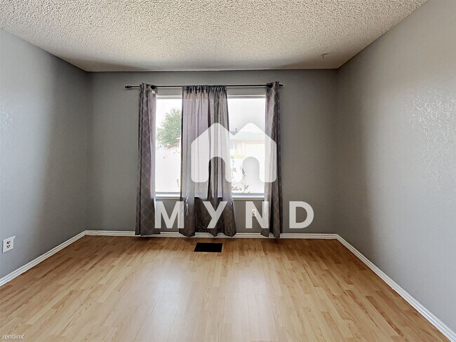 Building Photo - 3 br, 2 bath House - 707 E St