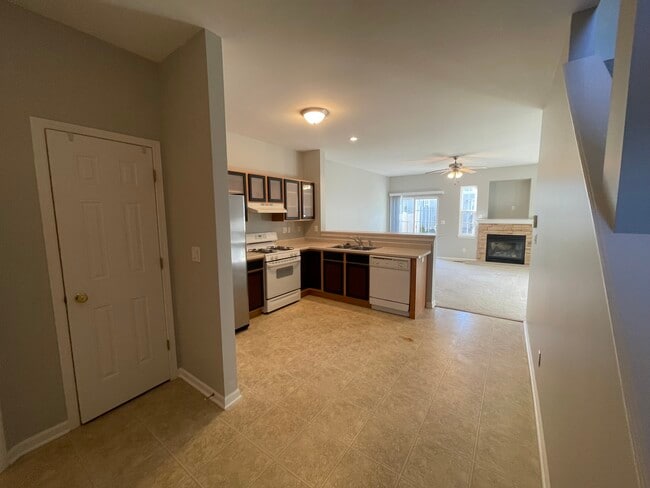 Kitchen - 307 Par Five Dr