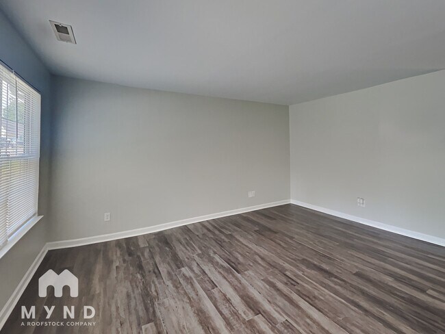 Foto del edificio - 6039 Mary Blair Ln