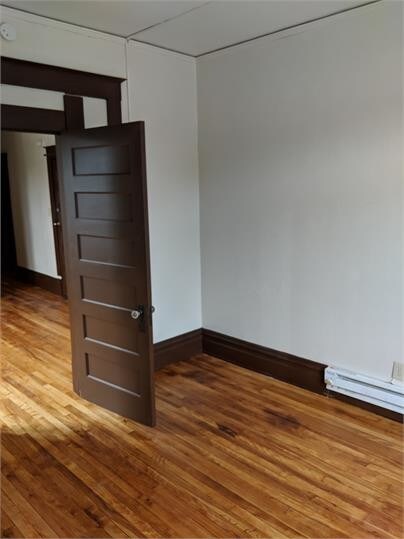 Foto del edificio - 586 Reaney Ave E