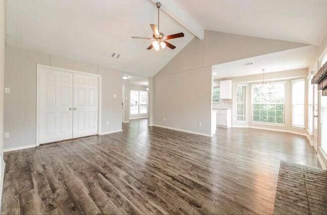 Foto del edificio - 611 Hanover Dr