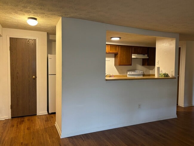 Building Photo - 2 bedroom condo coming Soon in Arnold