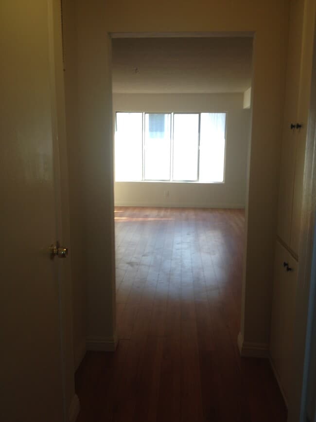 Building Photo - 1120 San Rafael Ave