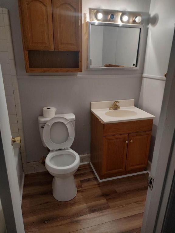 Foto del edificio - 713 E Town Rd