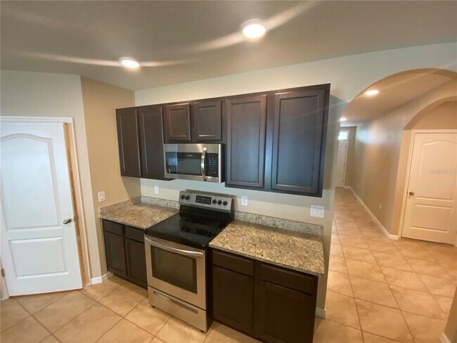 Building Photo - 1742 Point O Woods Ct