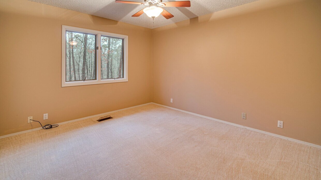 Primary Photo - Charming 3 bedroom, 2 bath home with a woo...