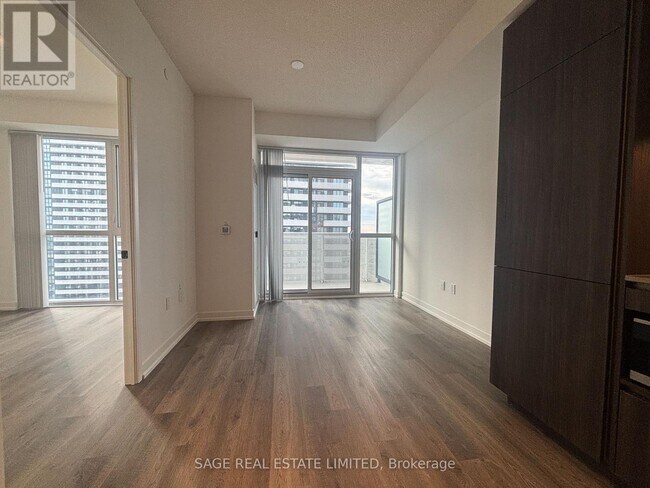 Building Photo - 8 Interchange Wy