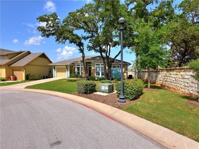 Foto del edificio - 10911 Rock Island Dr