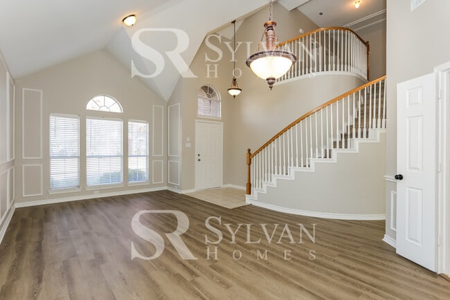 Foto del edificio - You Can Afford to Dwell Well.