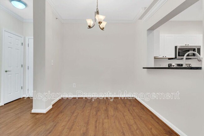 Foto del edificio - 4560 Strutfield Ln