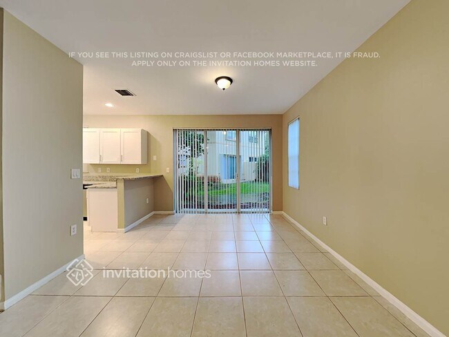 Foto del edificio - 703 NW 170th Terrace