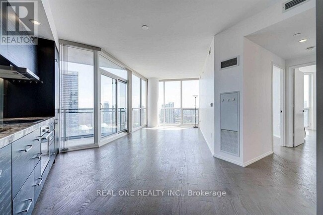 Building Photo - 45 Charles St E