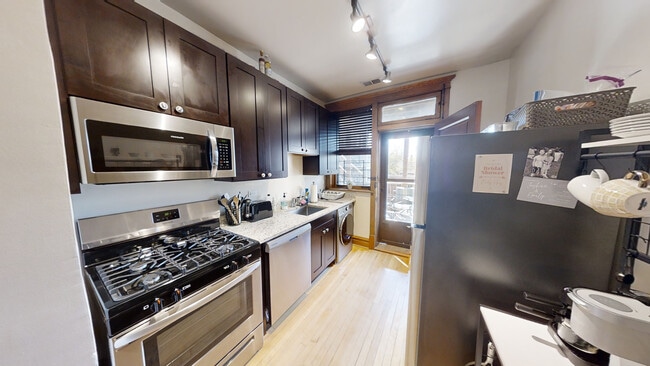 Building Photo - 3610 N Bosworth Ave
