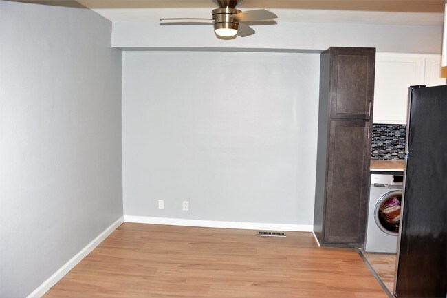 Building Photo - 10469 Briarbend Dr