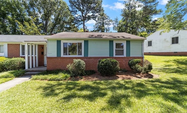 Building Photo - Updated 2 bedroom/ 1 bathroom condo locate...
