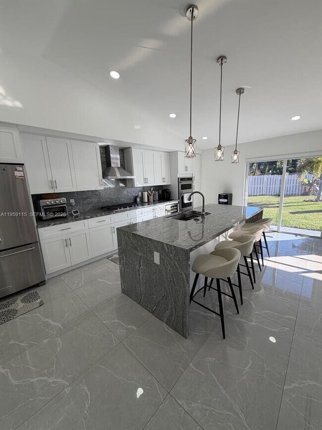 Foto del edificio - 920 Monticello Ave