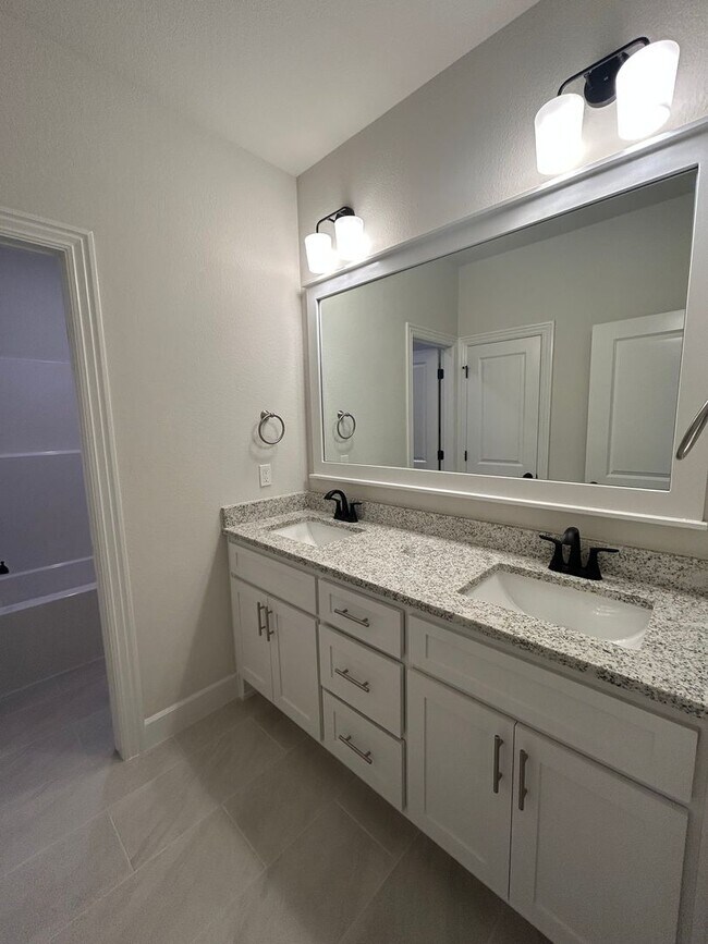 Foto del edificio - Beautiful Modern Home in Pea Ridge!