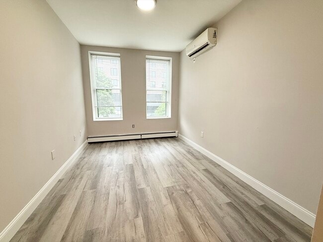 Building Photo - 15 Ruggles St