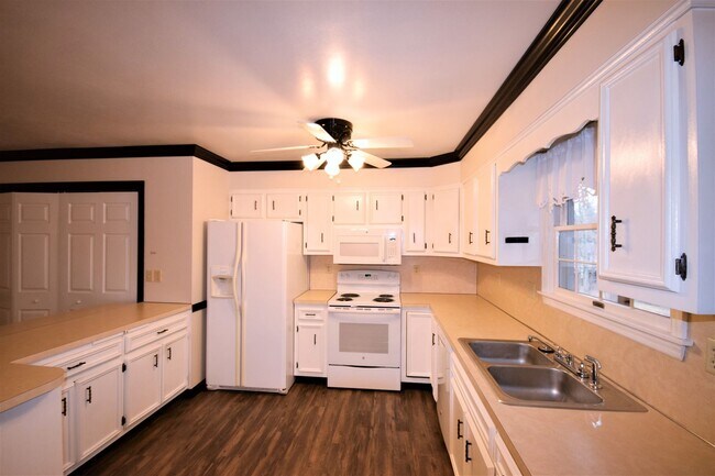 Foto del edificio - Brick Townhome in Park Forest!