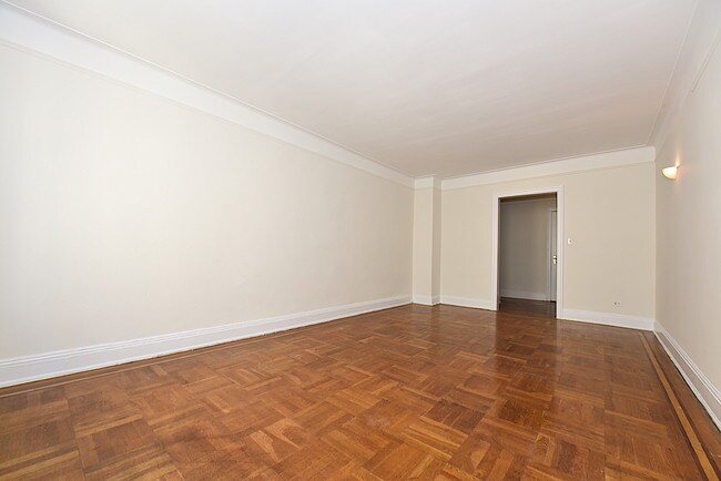 Foto del edificio - 3170 34th St