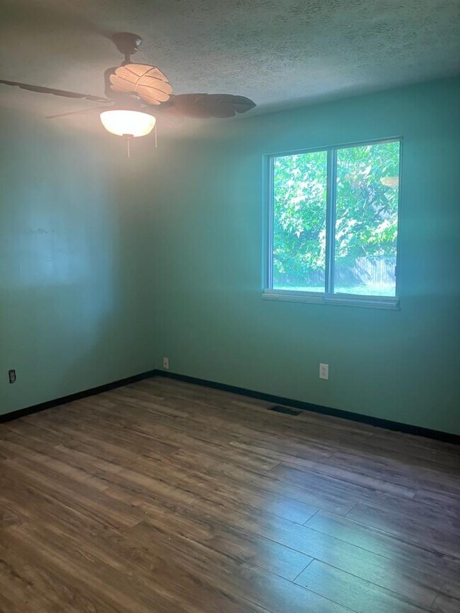 Foto del edificio - 22 Nassau Dr