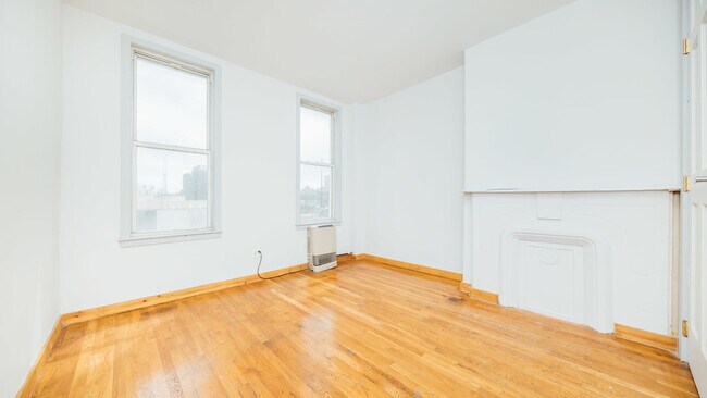 Building Photo - 1505 Gates Ave