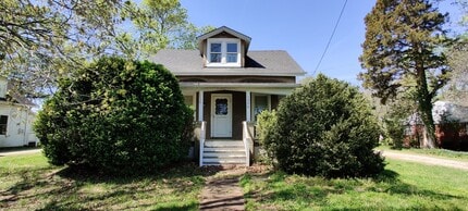 Building Photo - 1026 Salisbury Dr