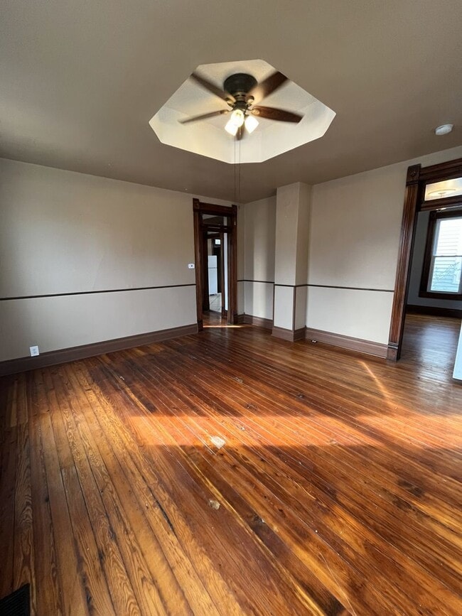 Building Photo - 2 Bedroom House For Rent