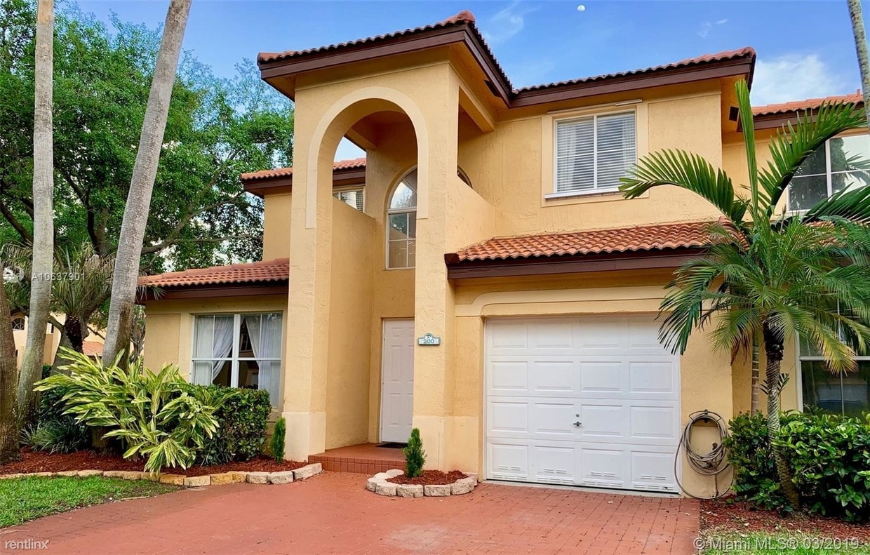 Foto principal - 3 br, 2.5 bath House - 200 Mahogany Ter