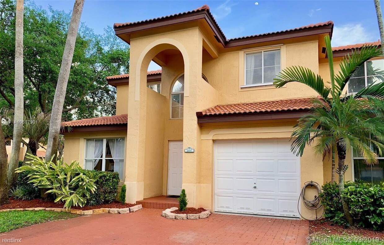 Primary Photo - 3 br, 2.5 bath House - 200 Mahogany Ter