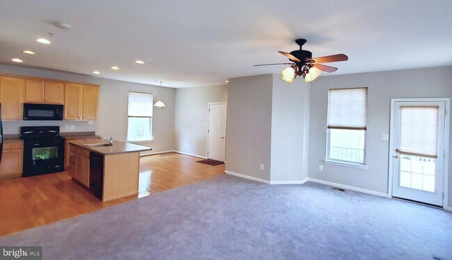 Building Photo - 23106 Poppy Way