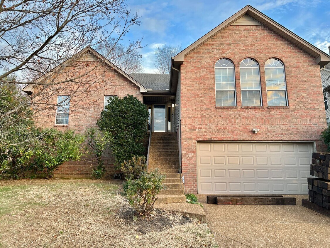 3 Bed, 2 Bath Home w/ 2 Car Garage w/ Fenc... House Rental in Nashville, TN