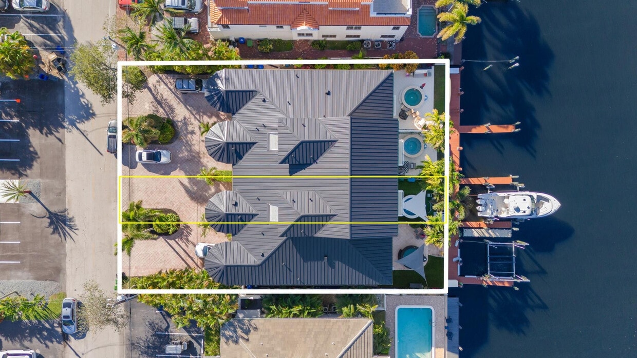 Primary Photo - 2739 NE 15th St