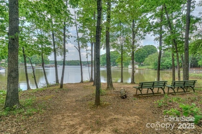 Foto del edificio - 188 Water Oak Dr