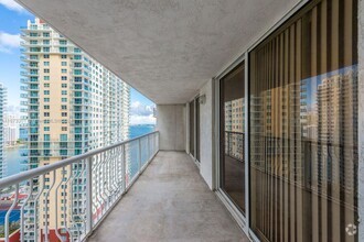 Building Photo - 1200 Brickell Bay Dr