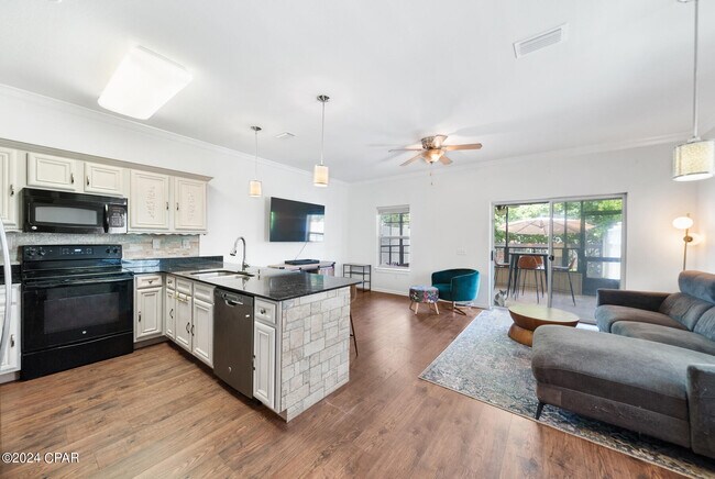 Foto del edificio - 7207 Quail Hollow Dr