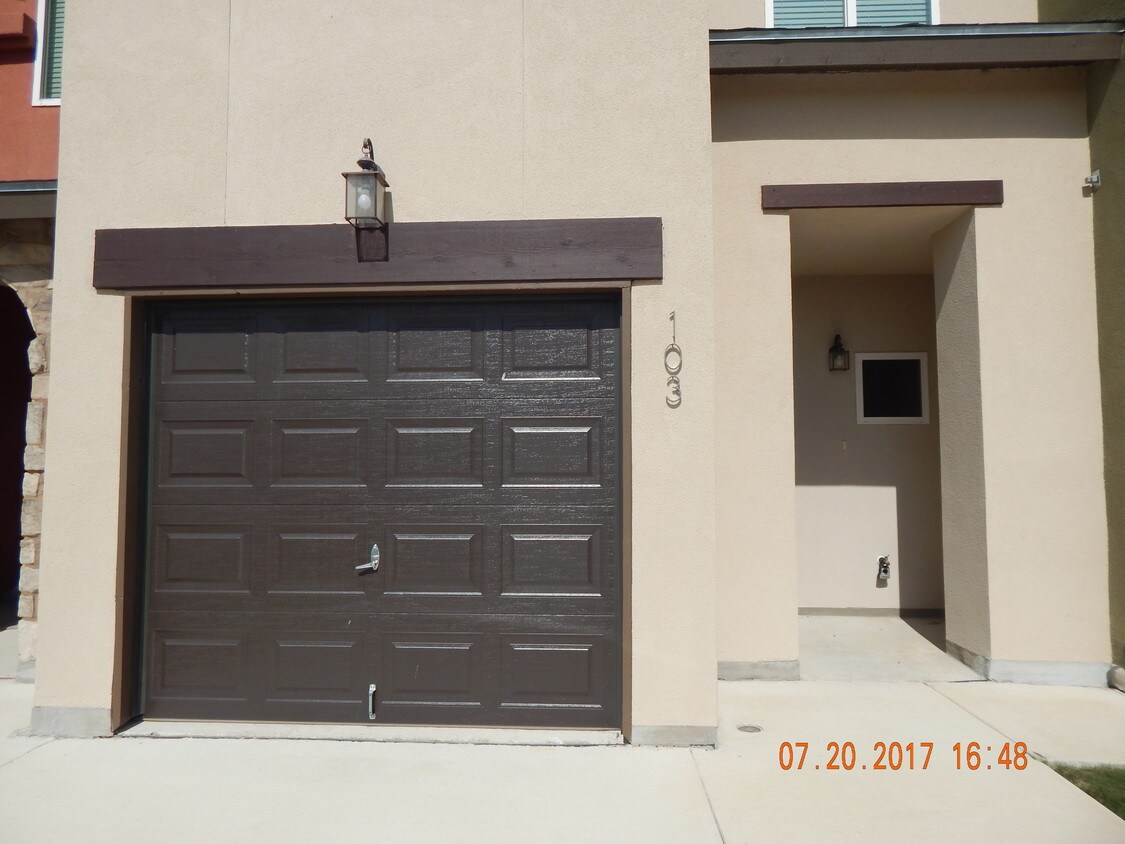 9806 Via Belcara, San Antonio, TX 78240 Townhome Rentals in San