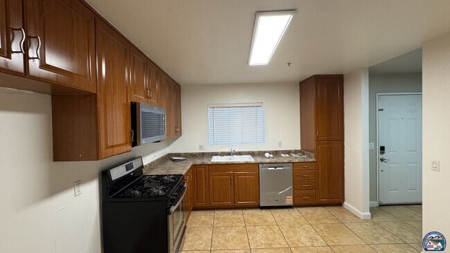Building Photo - 1160 Rosas St