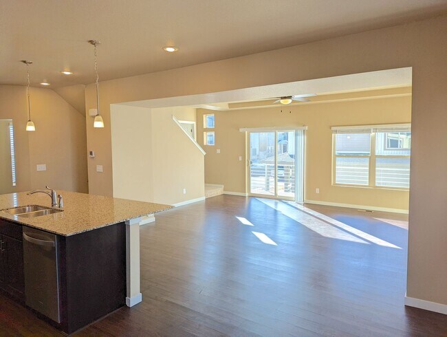 Foto del edificio - Banning Lewis home on Timberlake Loop for Rent!!
