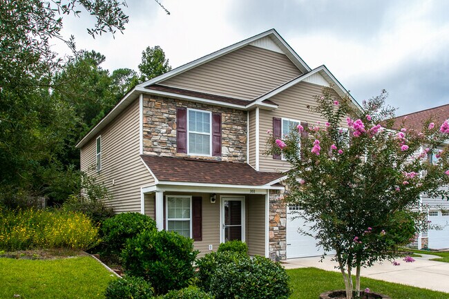 Building Photo - 388 Longfellows Ln
