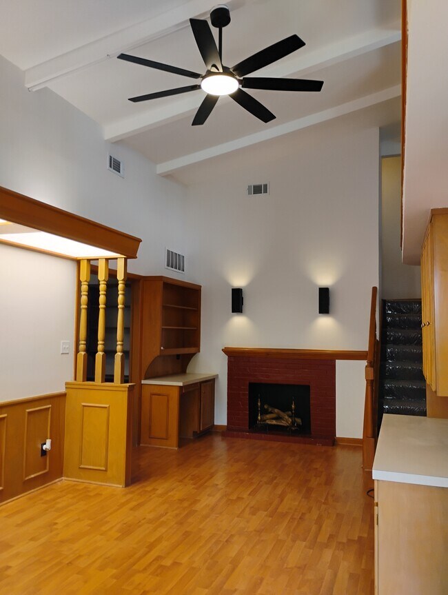 Foto del edificio - 3401 E Bayley St